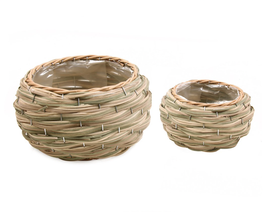 Cesto intrecciato beige e verde